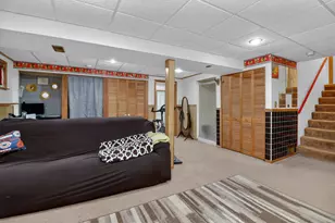 1001 Oak Ridge Dr, Streamwood, IL 60107 - Photo 20