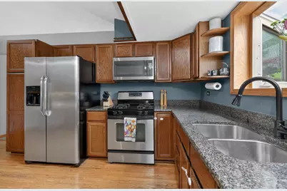 1001 Oak Ridge Drive, Streamwood, IL 60107 - Photo 8