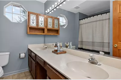 1001 Oak Ridge Drive, Streamwood, IL 60107 - Photo 16