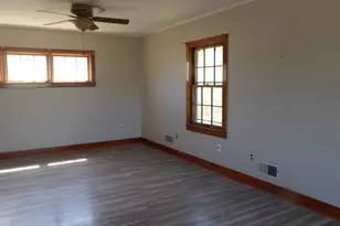 606 Bohn St, Rosiclare, IL 62982 - Photo 6