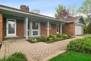 552 Cumnock Rd, Inverness, IL 60067 - Photo 2