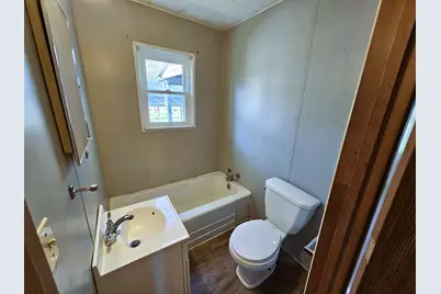 415 E Johnson Street, Fairfield, IL 62837 - Photo 12