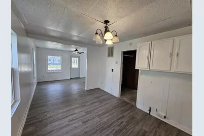 415 E Johnson Street, Fairfield, IL 62837 - Photo 10
