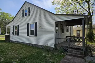 415 E Johnson St, Fairfield, IL 62837 - Photo 6