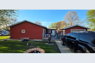 1702 19th Avenue, Sterling, IL 61081 - Photo 2