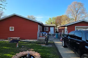 1702 19th Ave, Sterling, IL 61081 - Photo 2