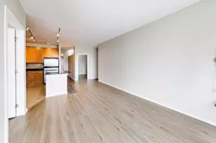 210 S Desplaines St, Chicago, IL 60661 - Photo 4