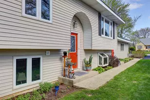 445 Golf Rd, Crystal Lake, IL 60014 - Photo 4