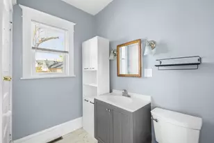 544 E New York St, Aurora, IL 60505 - Photo 10