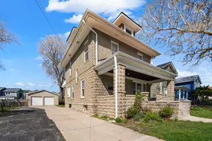 544 E New York St, Aurora, IL 60505 - Photo 2