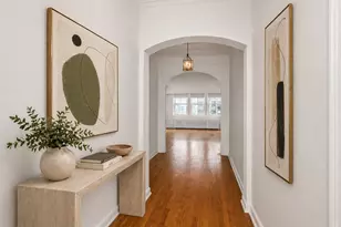 5555 N Sheridan Rd, Chicago, IL 60640 - Photo 2