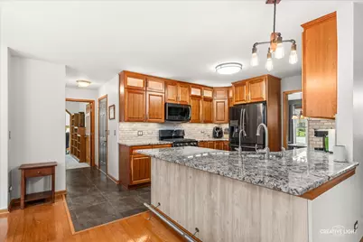 310 Flintlock Court, Oswego, IL 60543 - Photo 6