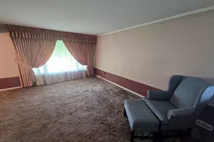 14831 Trumbull Ave, Midlothian, IL 60445 - Photo 2