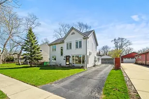 2203 Eastman St, Rolling Meadows, IL 60008 - Photo 2