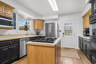 429 W Helen Rd, Palatine, IL 60067 - Photo 8