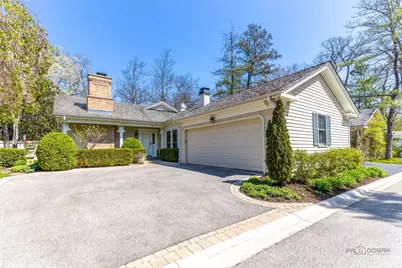 2 Court Of Fox River Valley, Lincolnshire, IL 60069 - Photo 1