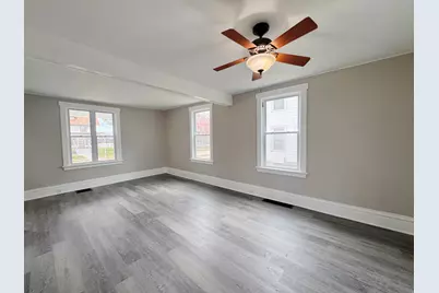 307 W 11th Street, Sterling, IL 61081 - Photo 4