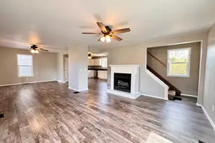 208 Hand Ave, Dixon, IL 61021 - Photo 4