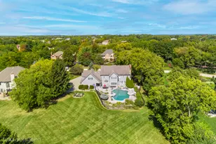 15 Mulberry Dr, Hawthorn Woods, IL 60047 - Photo 2