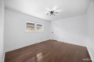 11101 S Ewing Ave, Chicago, IL 60617 - Photo 14