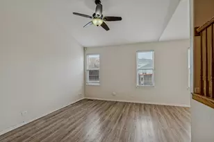 32481 Bakers Dr, Lakemoor, IL 60051 - Photo 4