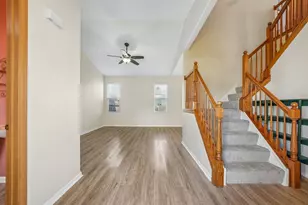 32481 Bakers Dr, Lakemoor, IL 60051 - Photo 2