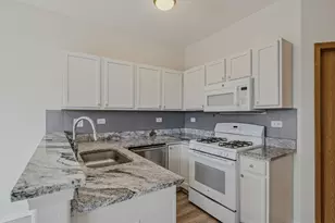 32481 Bakers Dr, Lakemoor, IL 60051 - Photo 6