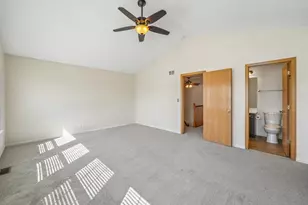 32481 Bakers Dr, Lakemoor, IL 60051 - Photo 12