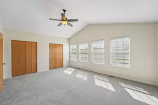 32481 Bakers Dr, Lakemoor, IL 60051 - Photo 10