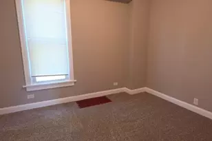 118 N Washington St, Carpentersville, IL 60110 - Photo 4