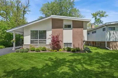 334 Southgate Drive, Northbrook, IL 60062 - Photo 1
