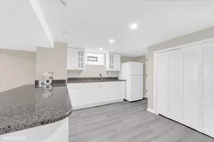 2112 Portsmouth Ave, Westchester, IL 60154 - Photo 14