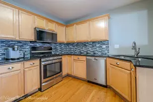 3049 Renard Ln, Saint Charles, IL 60175 - Photo 12