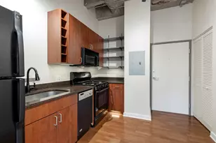 3150 N Sheffield Ave, Chicago, IL 60657 - Photo 6