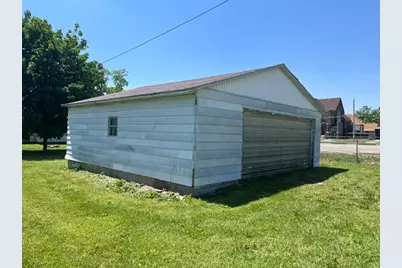 610 W Central Boulevard, Kewanee, IL 61443 - Photo 4