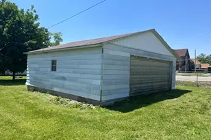 610 W Central Blvd, Kewanee, IL 61443 - Photo 4