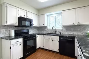 665 Lakewood Farms Dr, Bolingbrook, IL 60490 - Photo 2