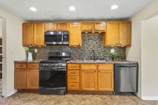 128 Wilson Ave, Machesney Park, IL 61115 - Photo 10