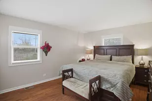25 Devonshire Cir, Elgin, IL 60123 - Photo 10