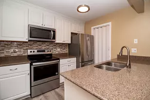 4303 W Shamrock Ln, McHenry, IL 60050 - Photo 2
