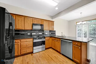 217 Wimbledon Pl, Bloomingdale, IL 60108 - Photo 12