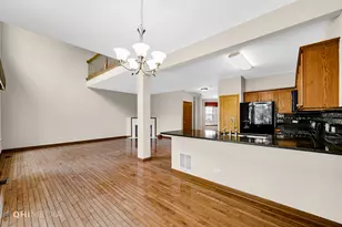 217 Wimbledon Pl, Bloomingdale, IL 60108 - Photo 8