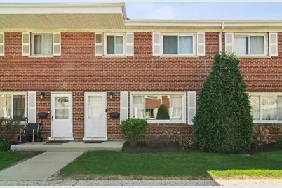 1058 N Boxwood Drive #A, Mount Prospect, IL 60056 - Photo 1
