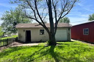 313 Woodworth Dr, Tolono, IL 61880 - Photo 6