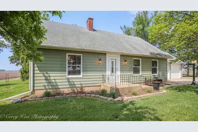 8994 Illinois Route 64, Sycamore, IL 60178 - Photo 2