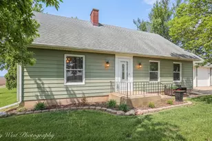 8994 Illinois Route 64, Sycamore, IL 60178 - Photo 2