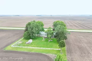 8994 Illinois Route 64, Sycamore, IL 60178 - Photo 36