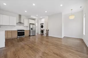 2002 W Huron St, Chicago, IL 60612 - Photo 8