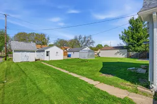 1927 14th St, Moline, IL 61265 - Photo 22