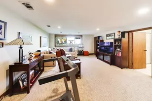 7645 Kilbourn Ave, Skokie, IL 60076 - Photo 16